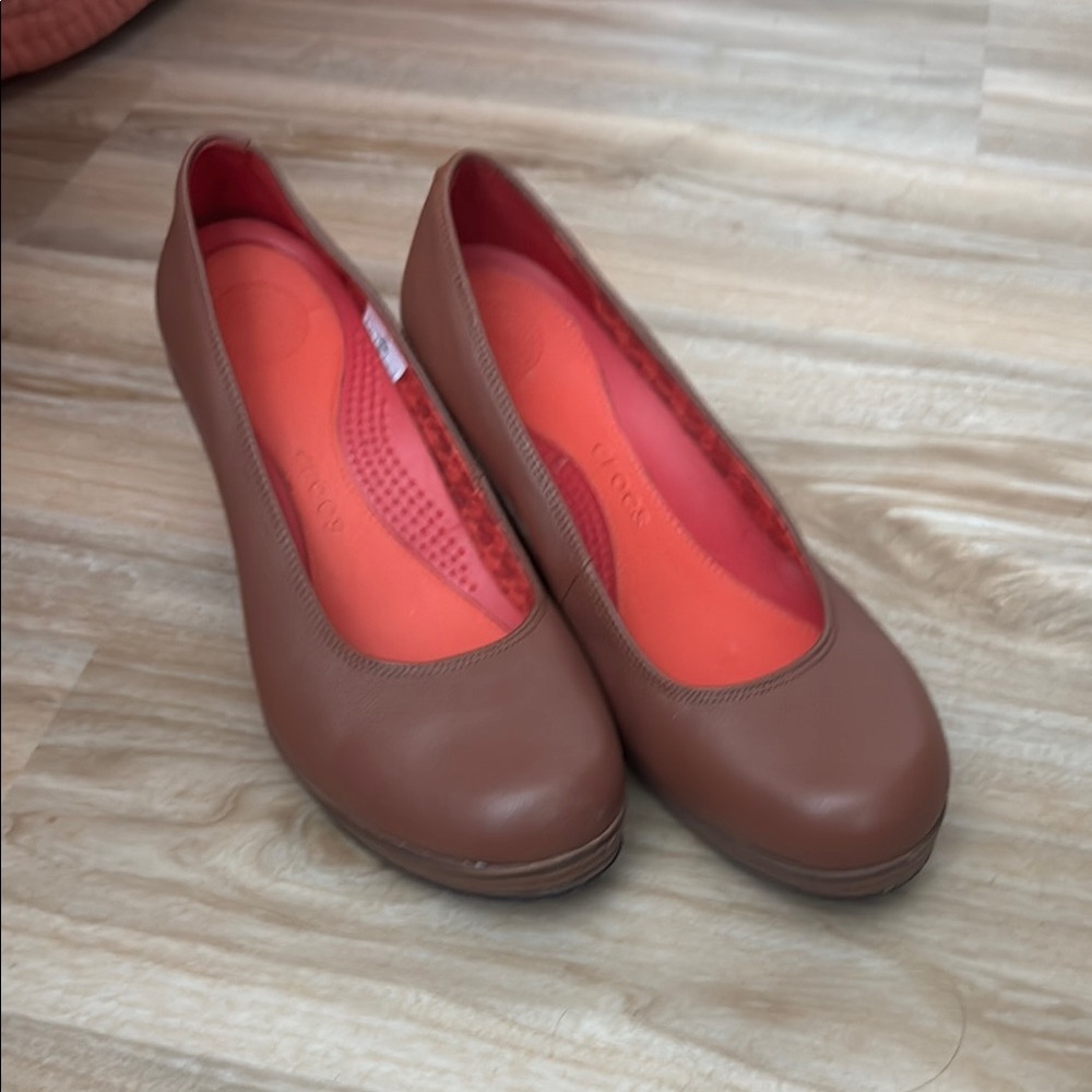CROCS Brown Wedge - Size 9